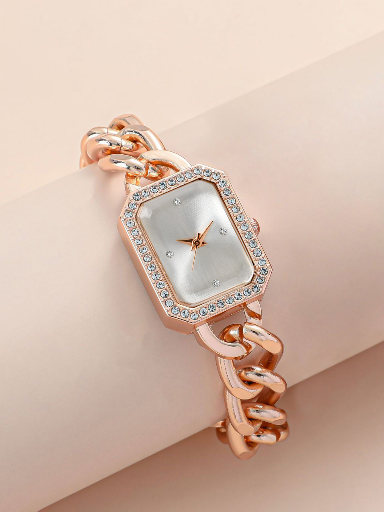 กล่องสุ่มประกอบด้วยนาฬิกาควอตซ - Steel Chain บทวิจารณ์และราคา